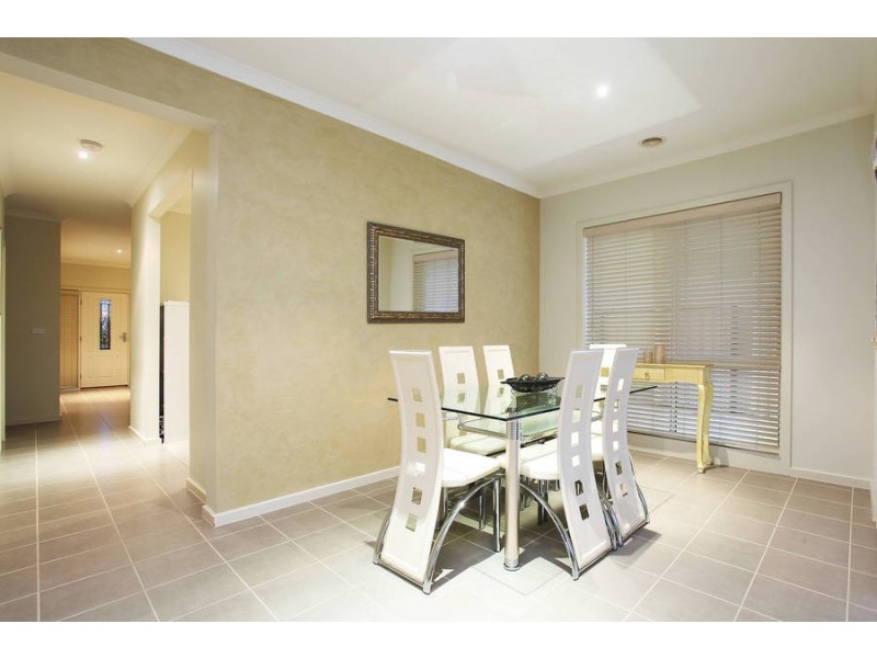 19 Waterside Drive, Burnside Heights VIC 3023
