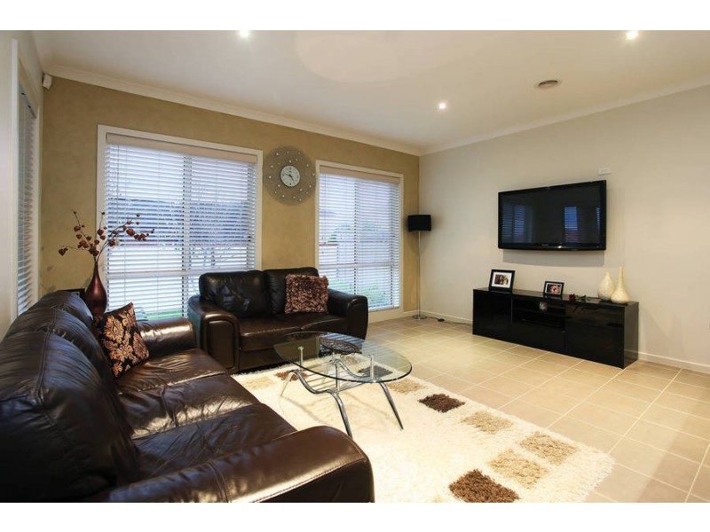 19 Waterside Drive, Burnside Heights VIC 3023