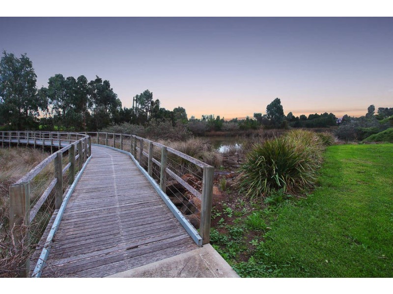 19 Waterside Drive, Burnside Heights VIC 3023
