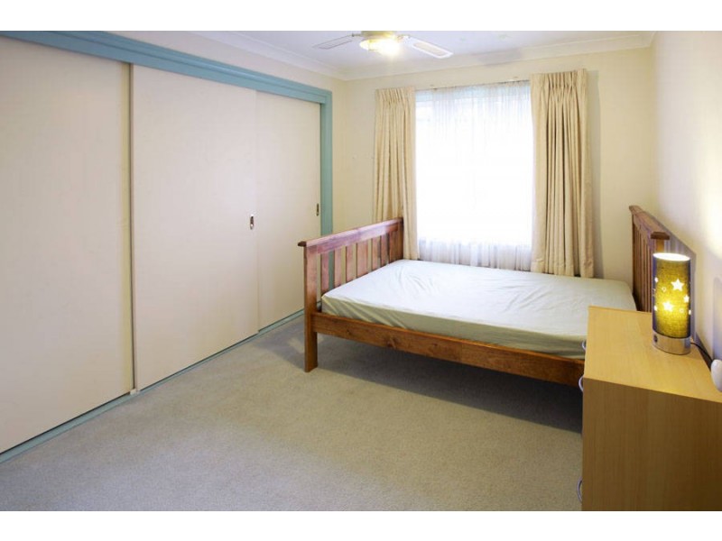 24 Daylesford Terrace, Caroline Springs VIC 3023