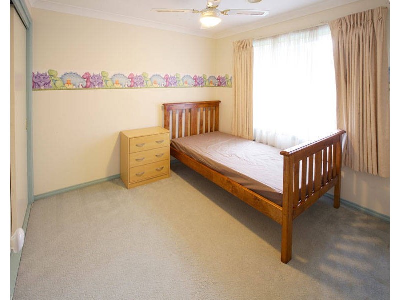 24 Daylesford Terrace, Caroline Springs VIC 3023