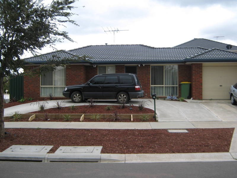 13 Saxby Crt, Burnside VIC 3023