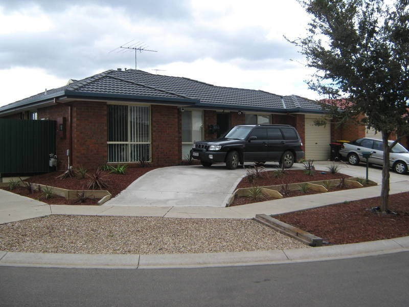 13 Saxby Crt, Burnside VIC 3023