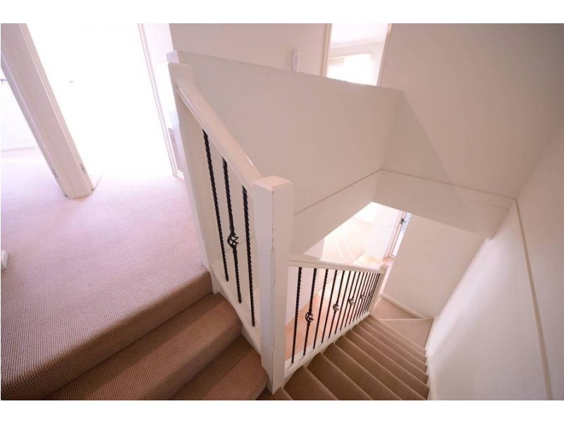 3/4 Landers Court, Caroline Springs VIC 3023