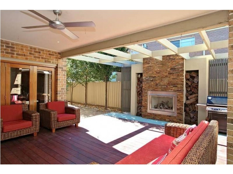 6 Selwyn Close, Caroline Springs VIC 3023