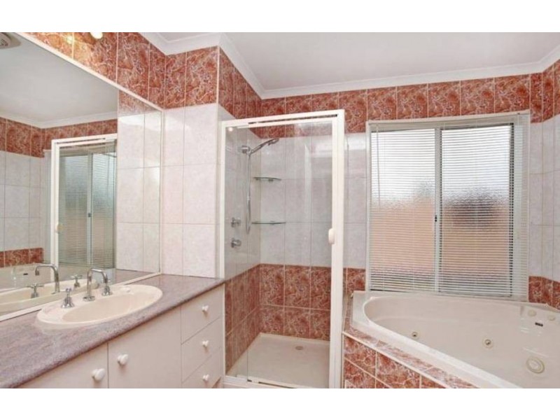 26 O’Donnell Drive, Caroline Springs VIC 3023