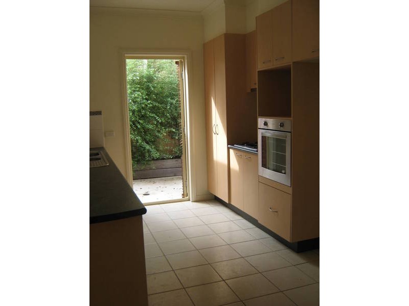 5 Renfrey Gardens, Caroline Springs VIC 3023