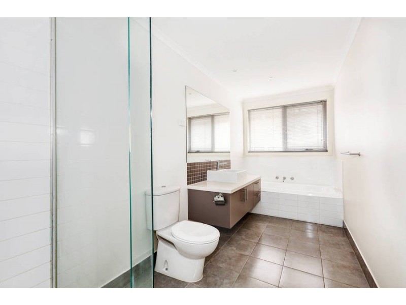 3 Elgar Lane, Caroline Springs VIC 3023