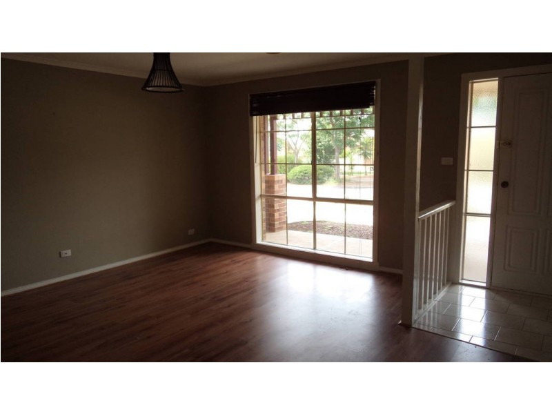 8  Kolivas Court,, Hillside VIC 3037