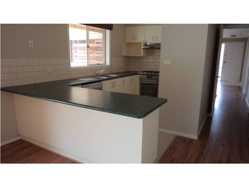 8  Kolivas Court,, Hillside VIC 3037