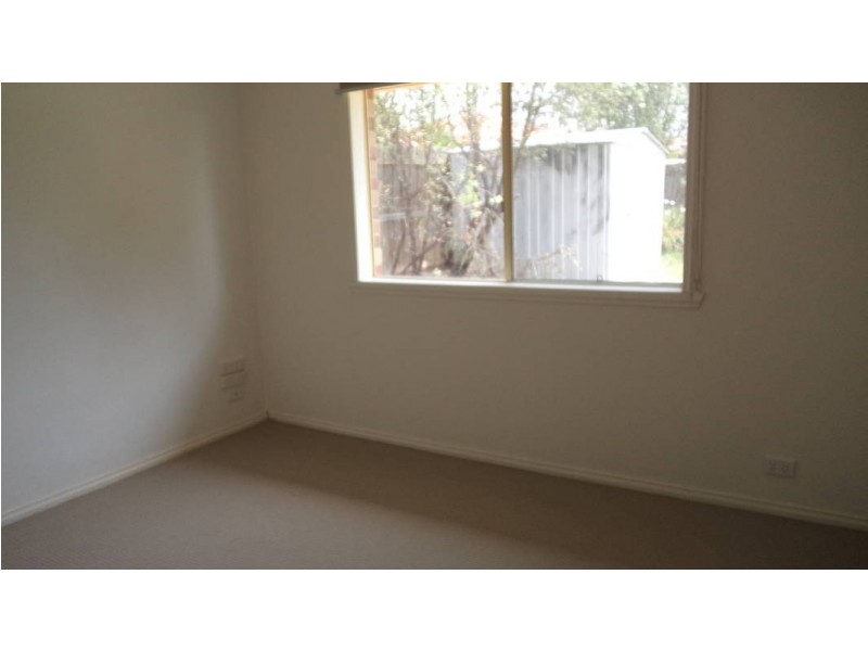 8  Kolivas Court,, Hillside VIC 3037