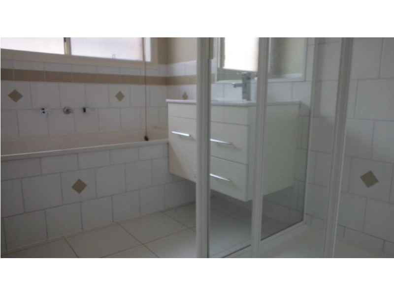 8  Kolivas Court,, Hillside VIC 3037