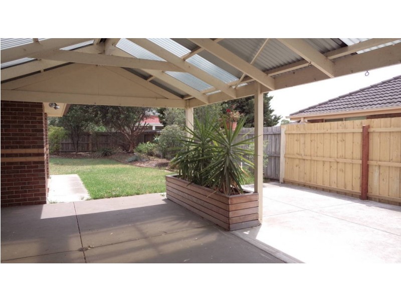 8  Kolivas Court,, Hillside VIC 3037