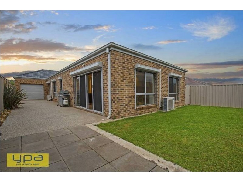 99 Oakview Parade, Caroline Springs VIC 3023