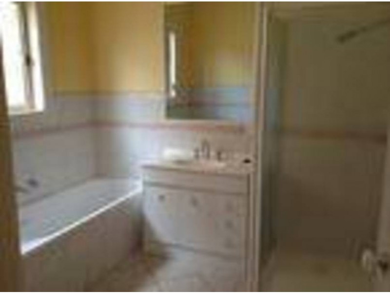 51 The Parkway, Caroline Springs VIC 3023