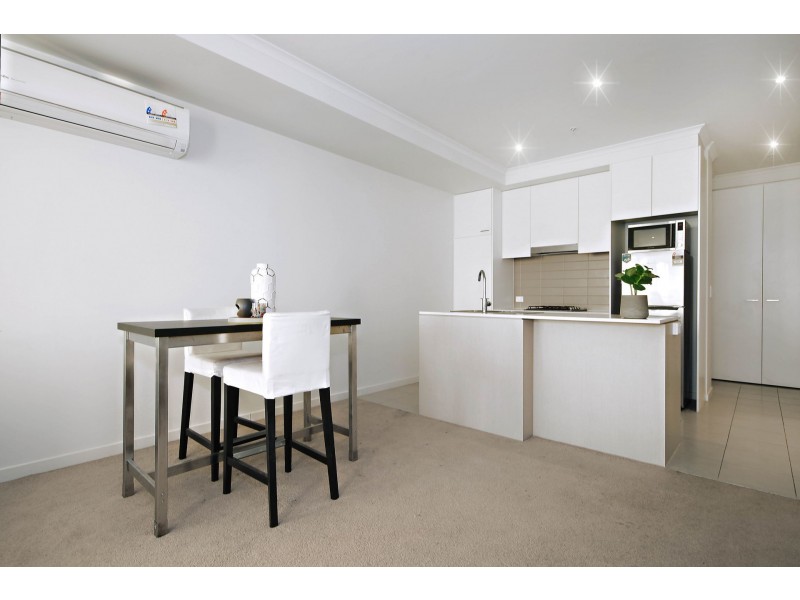 11/76 The Esplanade, Caroline Springs VIC 3023