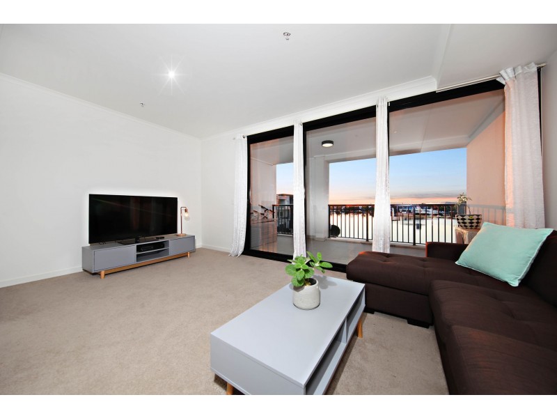 11/76 The Esplanade, Caroline Springs VIC 3023