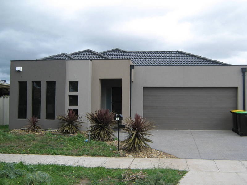 11 Kororoit App, Caroline Springs VIC 3023