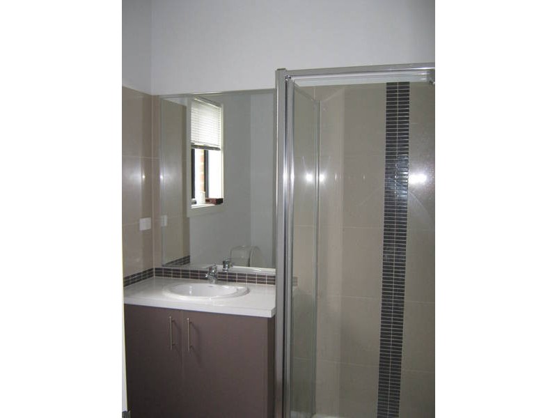 11 Kororoit App, Caroline Springs VIC 3023