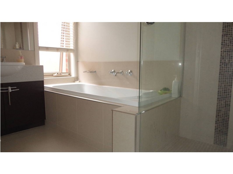 18 Inverell Street, Burnside Heights VIC 3023