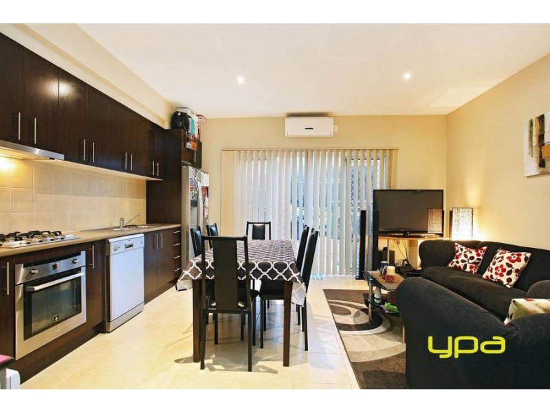 10/30-40 College Street, Caroline Springs VIC 3023