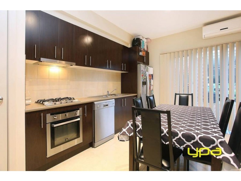 10/30-40 College Street, Caroline Springs VIC 3023