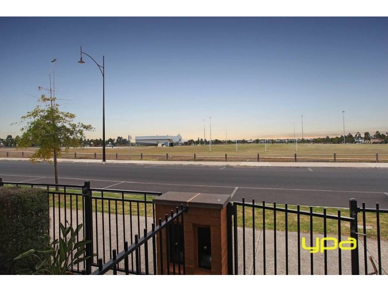 10/30-40 College Street, Caroline Springs VIC 3023