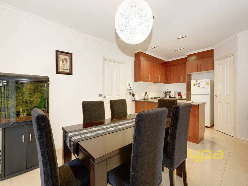 2/40 Jade Way, Hillside VIC 3037