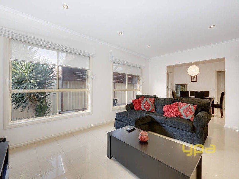 2/40 Jade Way, Hillside VIC 3037