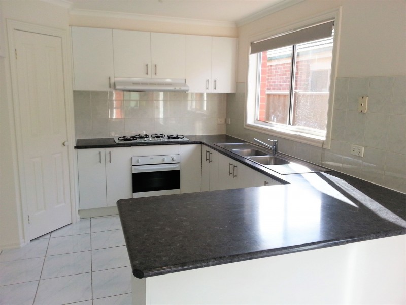 39 Goulburn Circuit, Caroline Springs VIC 3023