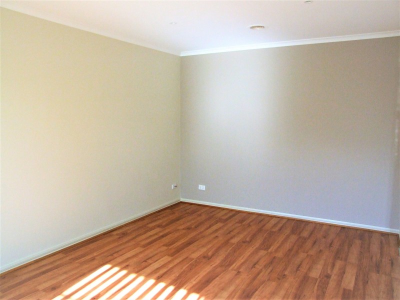 39 Goulburn Circuit, Caroline Springs VIC 3023