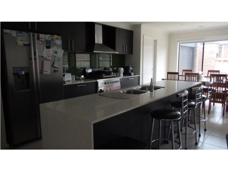 5 Andreas Court, Melton West VIC 3337