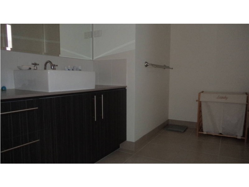 5 Andreas Court, Melton West VIC 3337