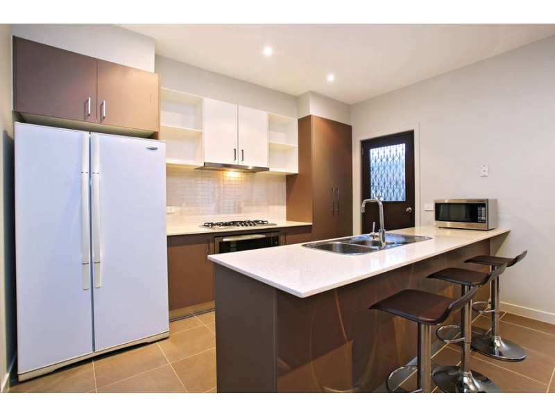 54 Commercial Road, Caroline Springs VIC 3023