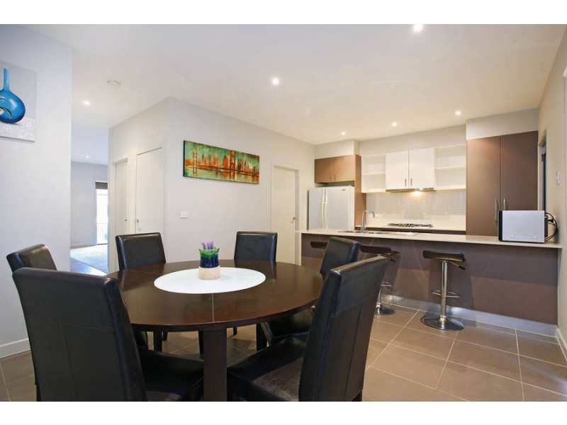 54 Commercial Road, Caroline Springs VIC 3023
