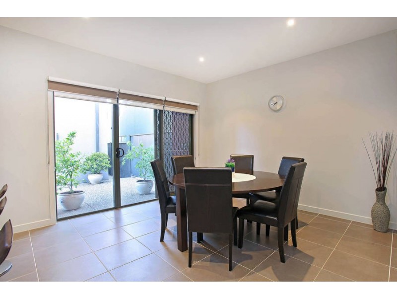54 Commercial Road, Caroline Springs VIC 3023