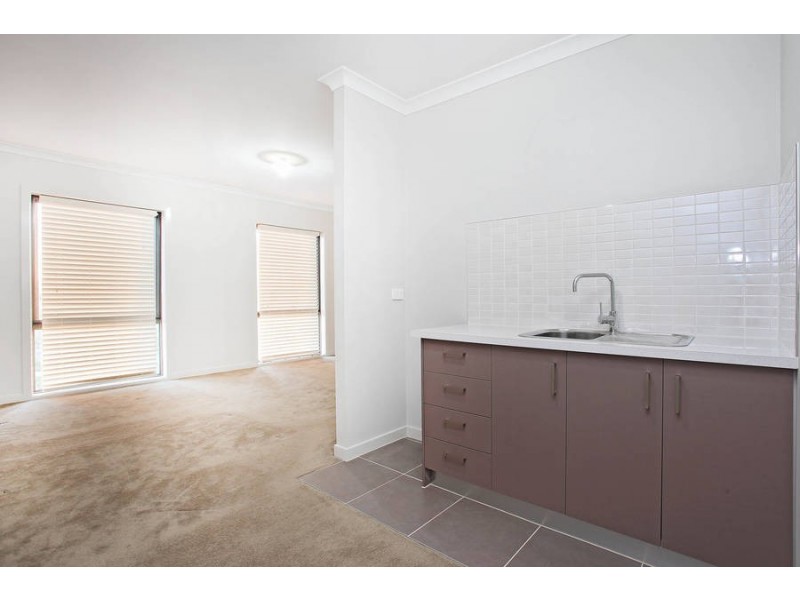 54 Commercial Road, Caroline Springs VIC 3023