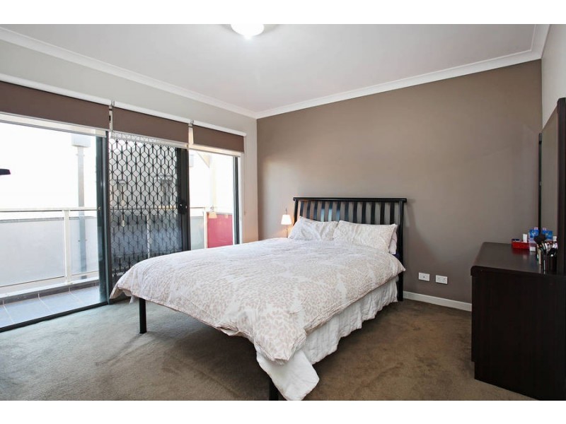 54 Commercial Road, Caroline Springs VIC 3023
