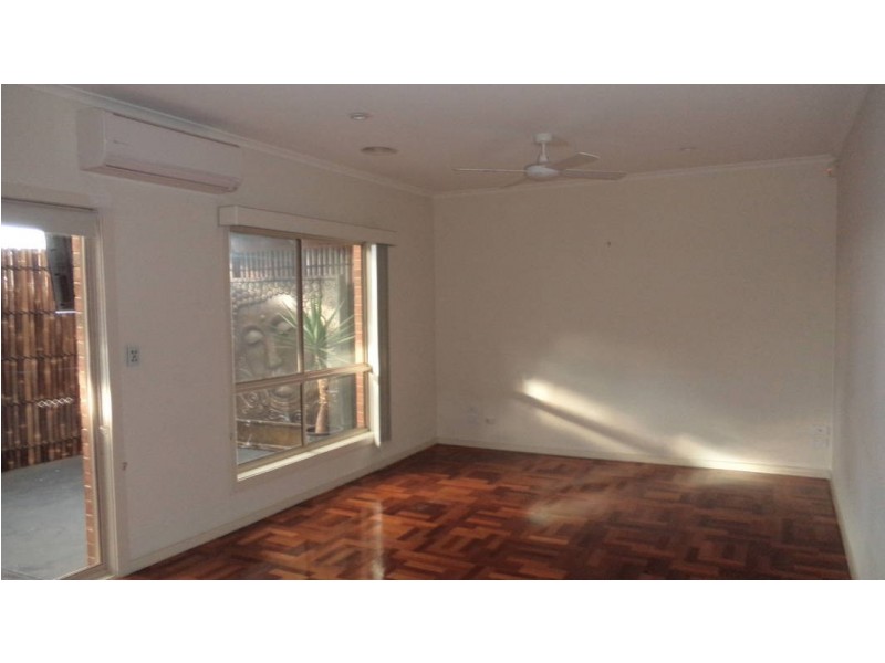 3/6 Stratheden Court, Sydenham VIC 3037