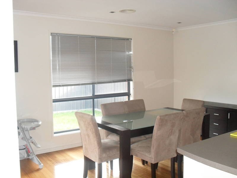 3 Insley Green, Caroline Springs VIC 3023