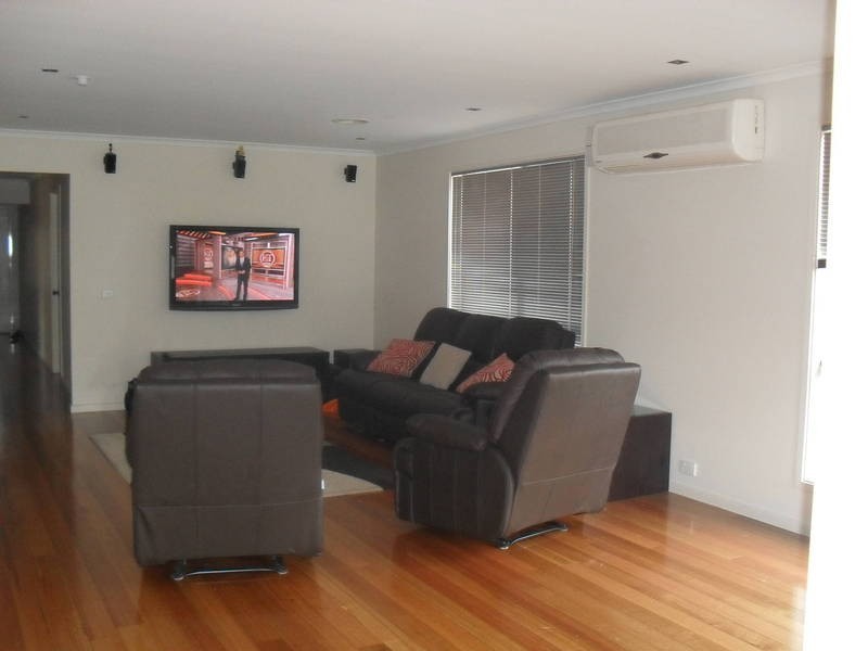 3 Insley Green, Caroline Springs VIC 3023