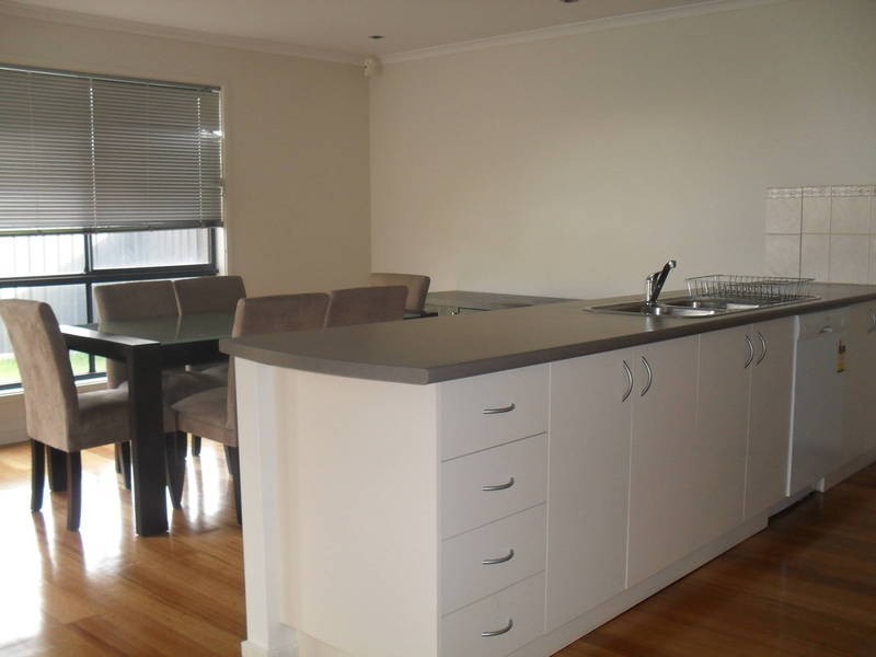 3 Insley Green, Caroline Springs VIC 3023