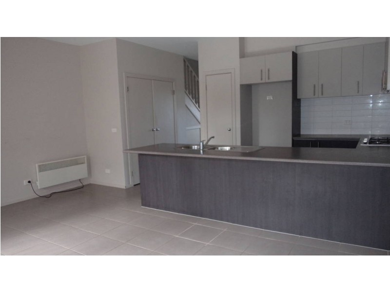 13/30-40 College Street, Caroline Springs VIC 3023