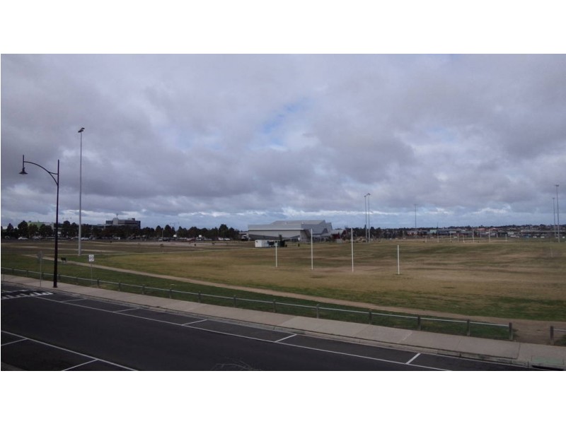 13/30-40 College Street, Caroline Springs VIC 3023