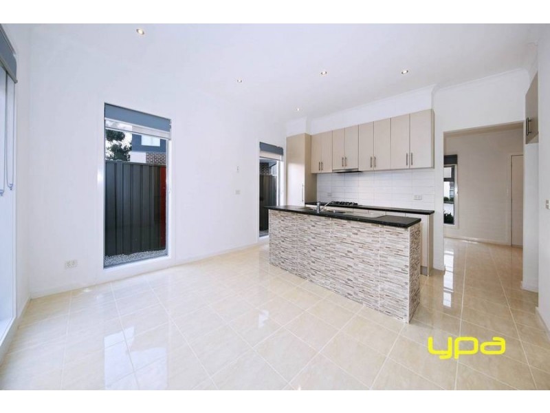 6/1 Dargi Green, Caroline Springs VIC 3023