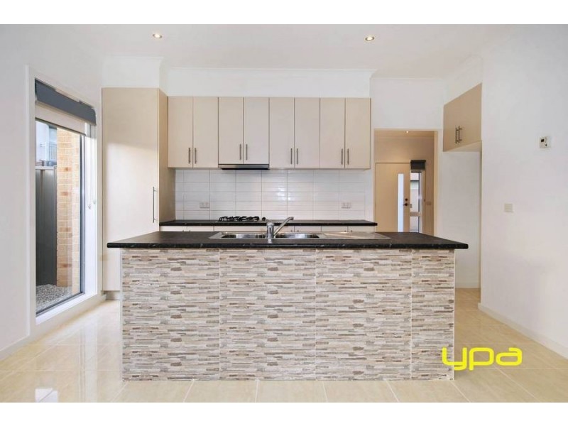 6/1 Dargi Green, Caroline Springs VIC 3023