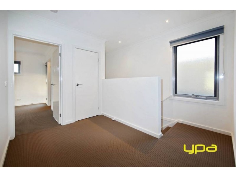 6/1 Dargi Green, Caroline Springs VIC 3023