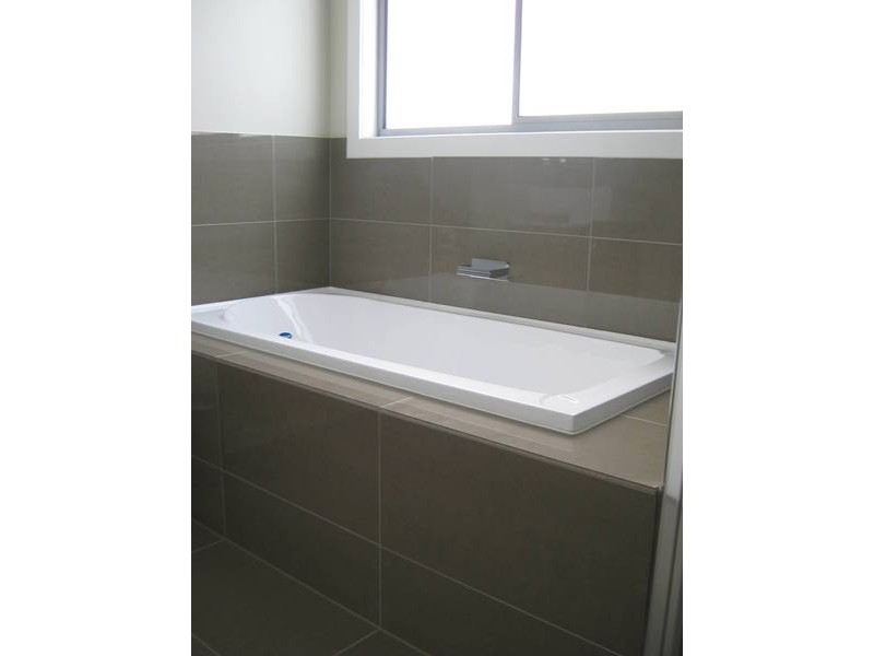 10/12 Unit 8 Kooyong Way, Caroline Springs VIC 3023