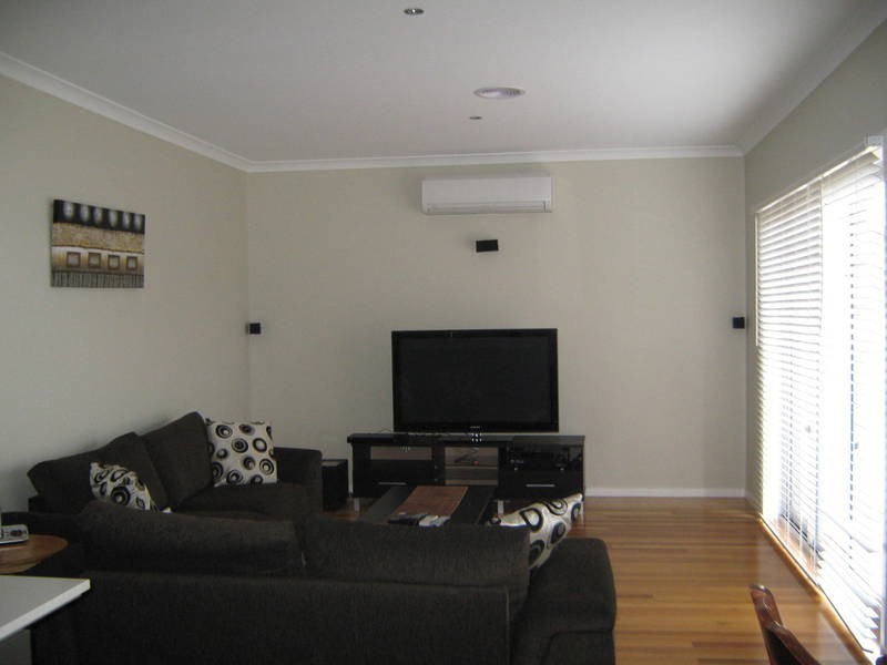 10/12 Unit 8 Kooyong Way, Caroline Springs VIC 3023