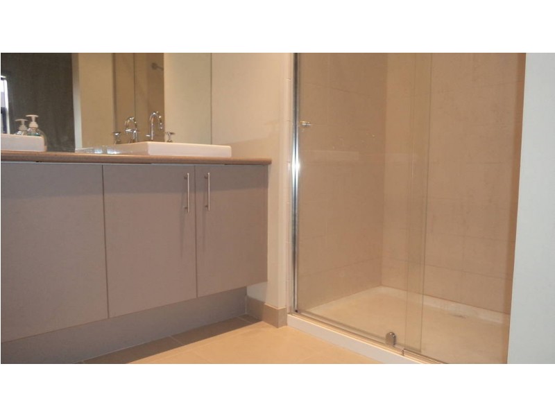 40C The Avenue, Caroline Springs VIC 3023